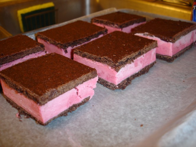 RASP ICE CREAM CHOCOLATE COOKIE
